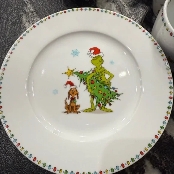 Grinch Dessert plates, bowls, and mugs - Picture 3 of 5